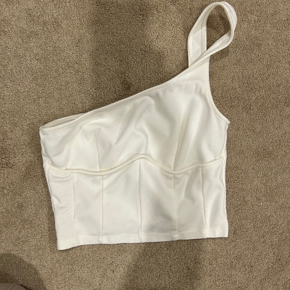 One shoulder crop top